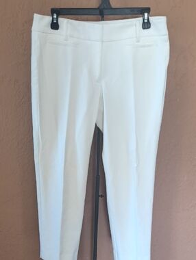 LOFT Women's Marisa White Cropped Ankle Pants Size 6